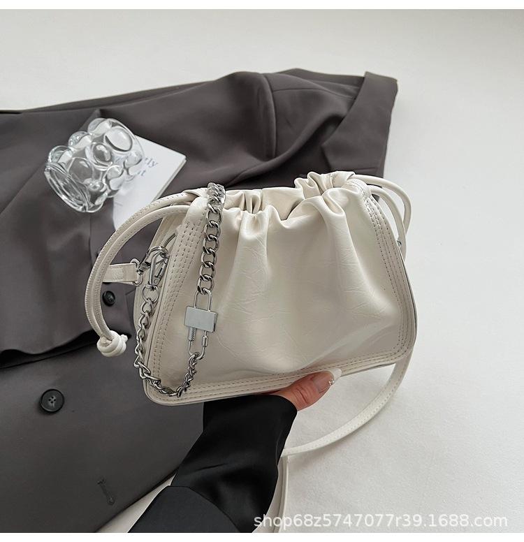 Korean Version Ins Chain Small Bag Women's 2025 New Foreign Style Pleated Hand Bucket Bag Commuter Shoulder Messenger Bag