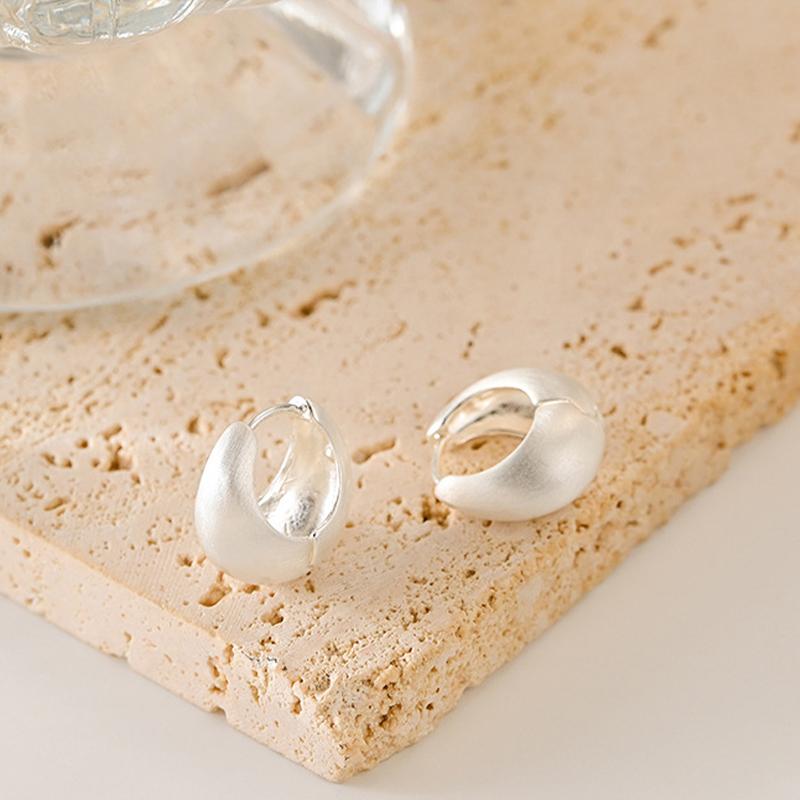 Покрытые серьги-кольца U-образной формы с матовой отделкой для женщин, толстые минималистичные корейские серьги, модная бижутерия