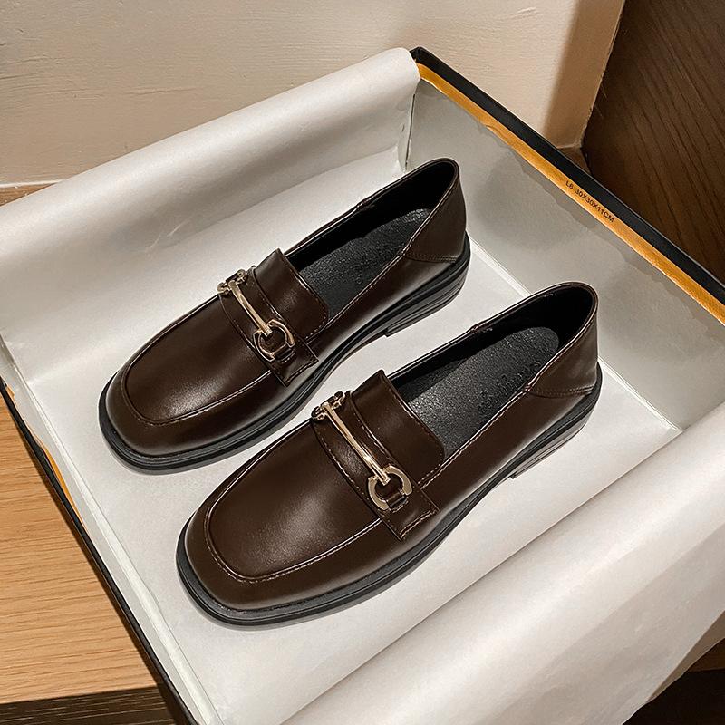 Маленькие кожаные туфли женские осенние новые лоферы на платформе с пряжкой в виде лошади женские туфли одинарные большого размера женская обувь одна