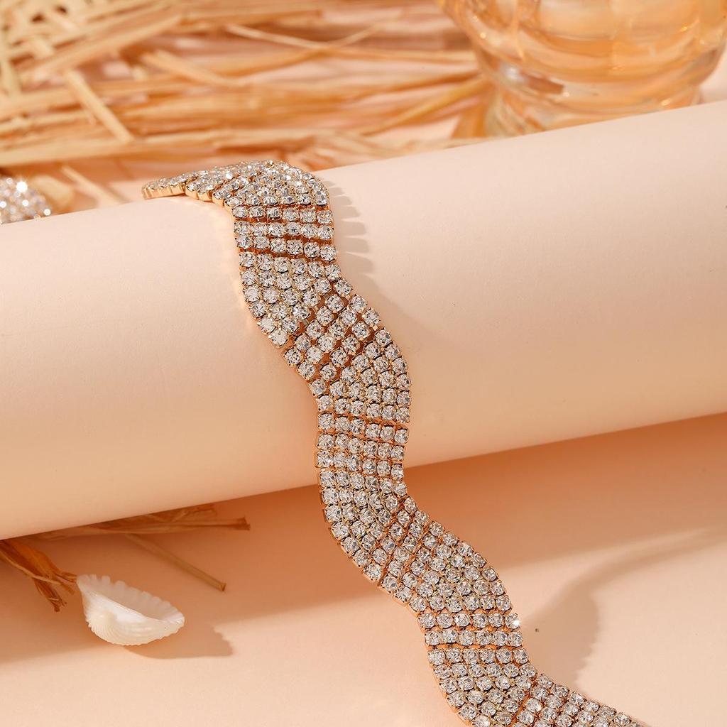 2024 Новое роскошное женское ожерелье-чокер с бриллиантами и цирконами в стиле INS