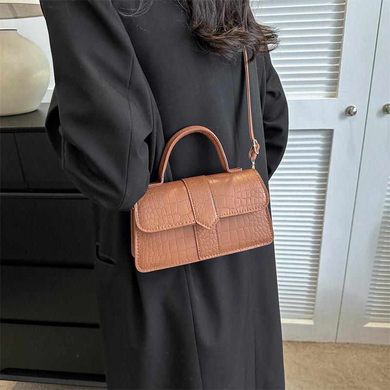 Chic Retro Style Casual Shoulder Crossbody Bag For Women Perfect For Everyday Use