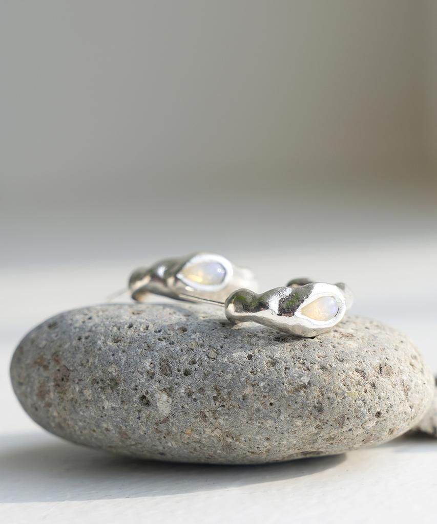 Reindeer Gentle Stone Earring 04