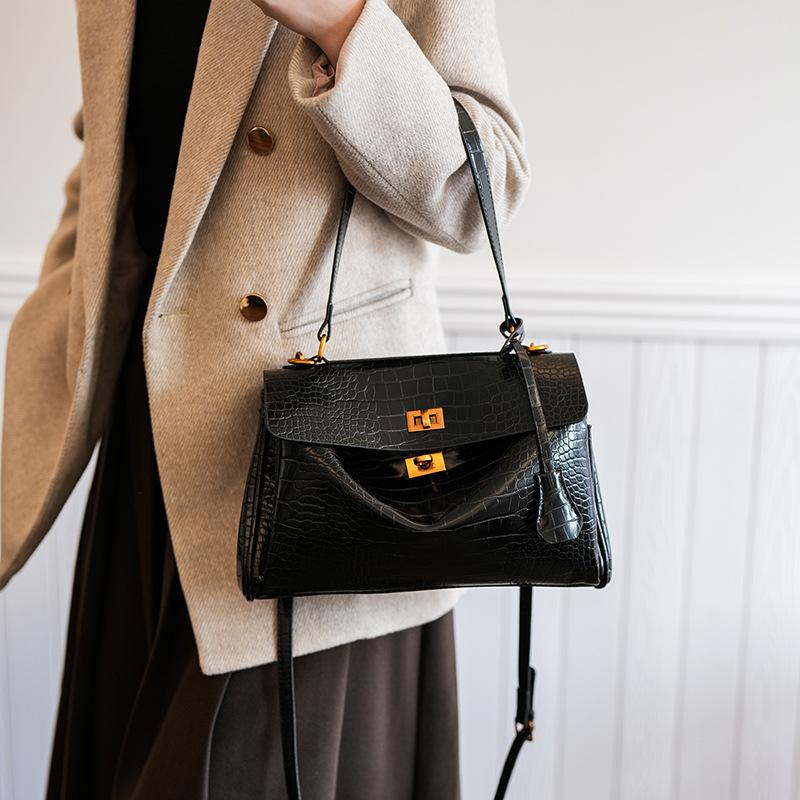 Сумка Женская Новая Универсальная Модная Сумка Большая Вместимость Сумка-Тоут для Поездок Сумка на Плечо Мессенджер