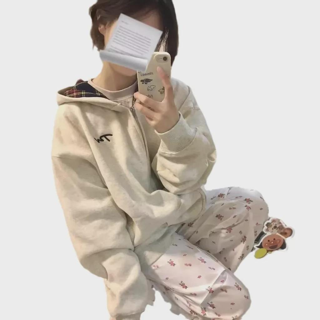 2024 Women's Splicing Plaid Hooded Cardigan Sweater - Loose, Casual, Versatile, Plus Velvet, Thickened for Spring, Autumn, Winter.