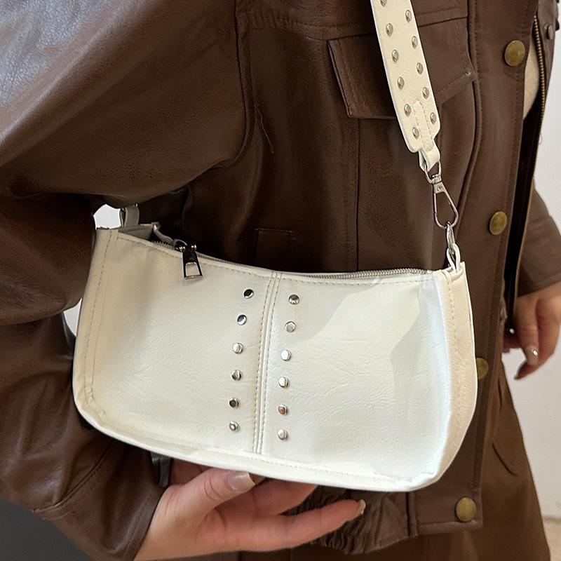 High End Fashionable Shoulder Bag for Women In Autumn New Retro Oil Leather Casual Crossbody Bag Fashionable Rivets for Women