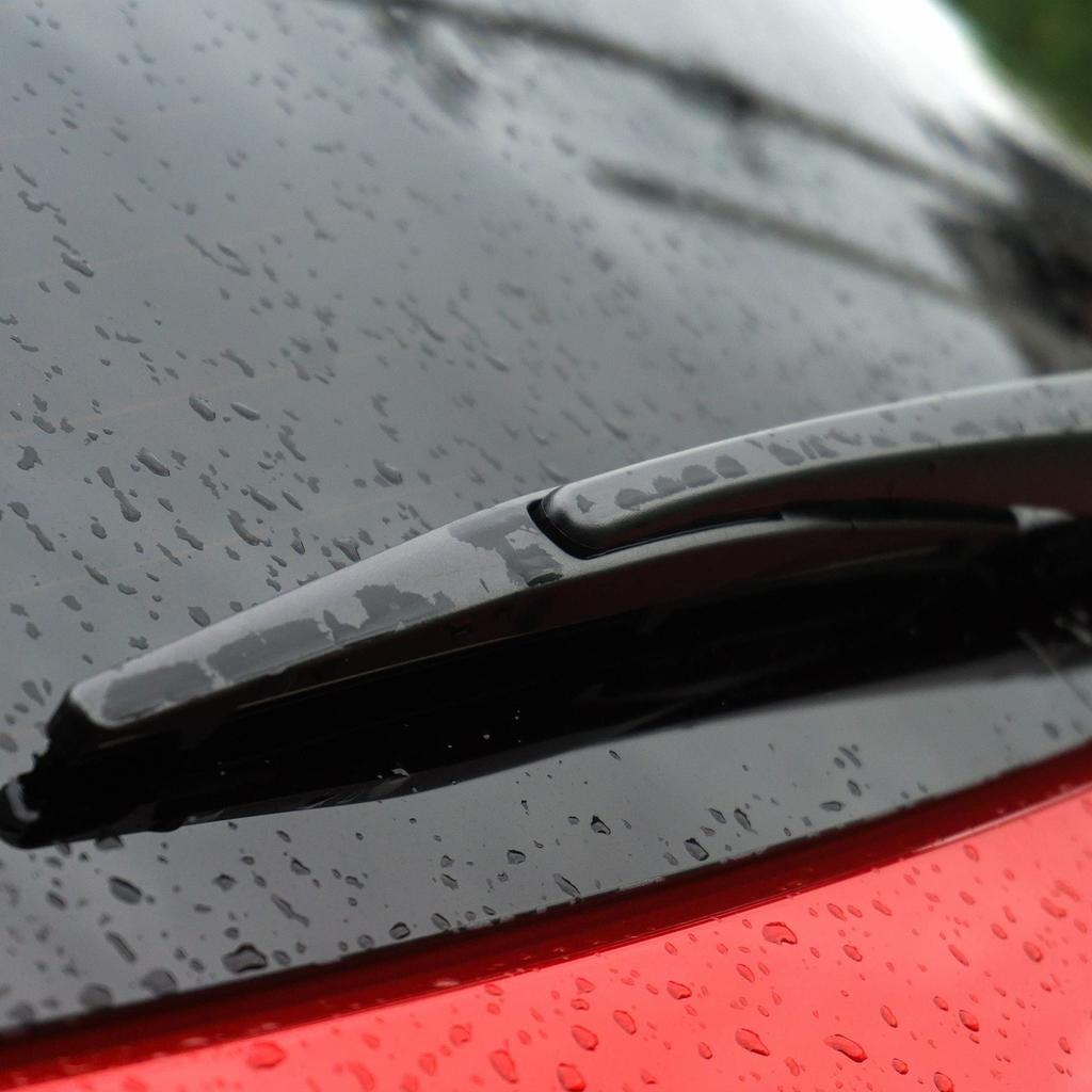 PIAA Super Graphite Wiper Replacement for Plastic WRTR425 Rubber, 6D, Wipers, (1 piece)