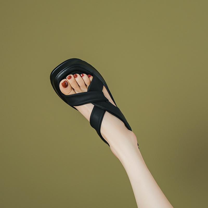 Женские летние сандалии на платформе 2025, новый римский стиль, туфли-маффины, повседневная спортивная уличная обувь, крутые шлепанцы, пляжная обувь