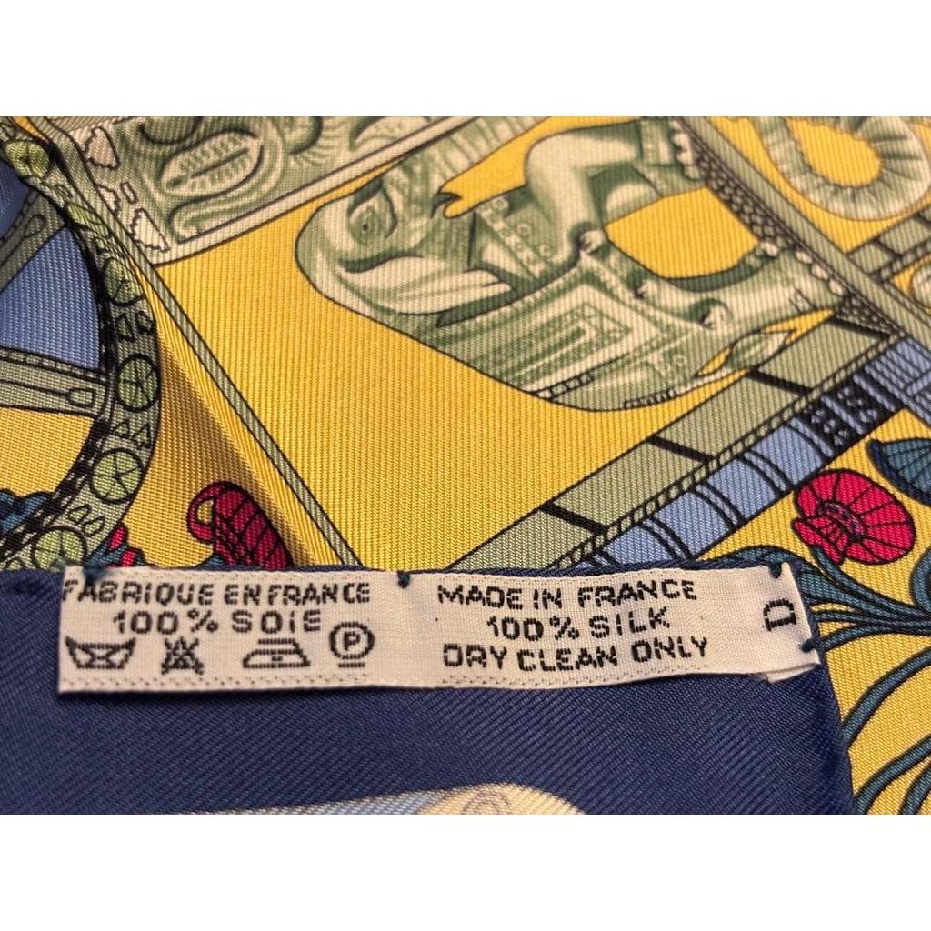 Used HERMES Petit Carre Scarf