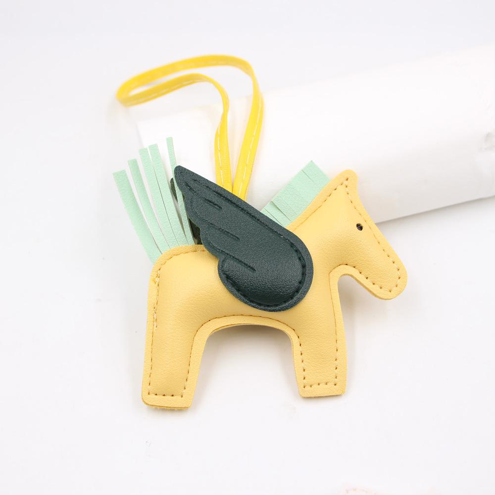 Классический кожаный брелок-подвеска Wing Pony — стильный и игривый дизайн в нескольких цветах
