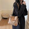 Bags Women's Bucket Bags Versatile Large Capacity 2025 Autumn and Winter New Trendy Commuter Shoulder Messenger Bag