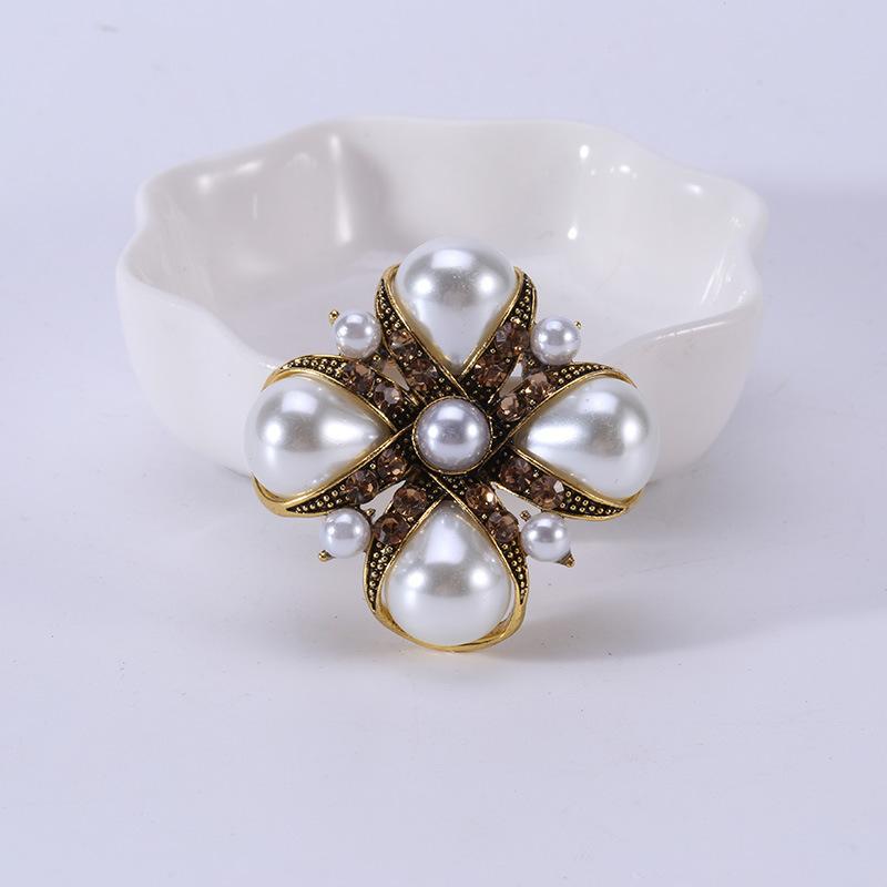 Vintage Baroque Pearl Brooch Exaggerated Cross Brooch Brooch Fashion Multifunctional Clothing Accessories