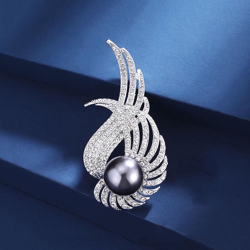 Elegant Pearl & Feather Brooch: High-End Angel Wings Corsage Pin for Women