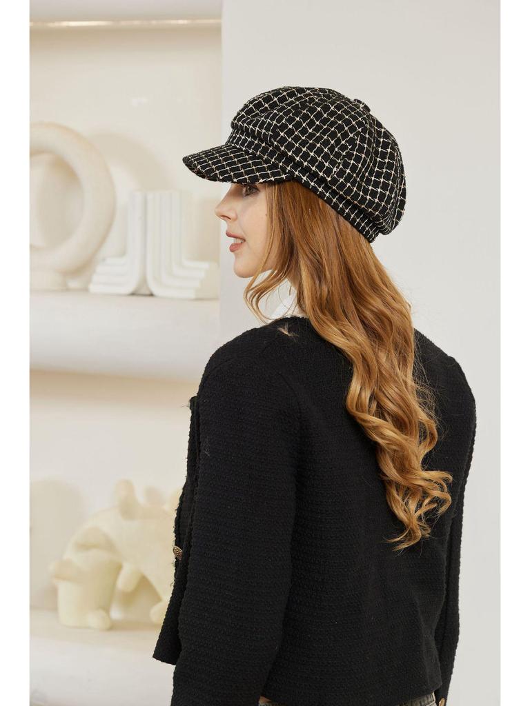 Женская ретро восьмиугольная кепка в британскую клетку: Универсальный весенне-осенний берет с широкими полями для создания непринужденного, литературного образа.