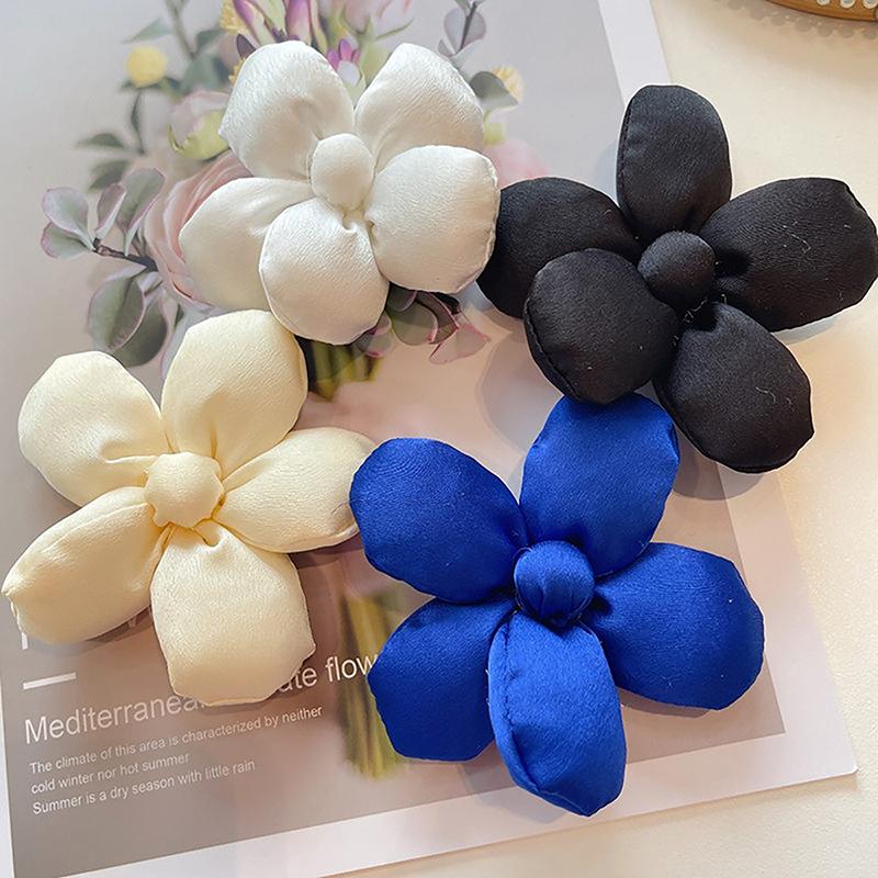 Corsage Brooch Cute Japanese Flower Design Sense Niche Pin Suit Shirt Female Sun Flower Neckline Decoration