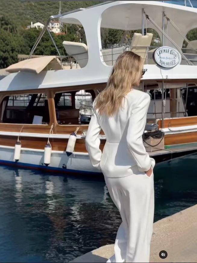 Женская куртка с лацканами, однотонная, универсальная, для поездок на работу, осень 2024