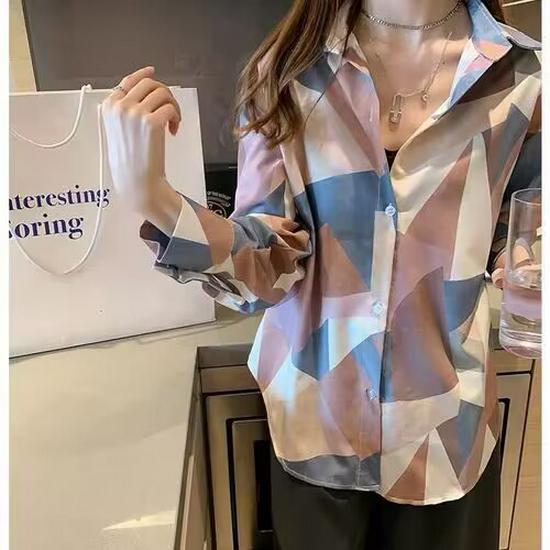 2025 Spring/Summer Women's Retro Hong Kong Style Long Sleeve Shirt - Loose and Slim Fit Design