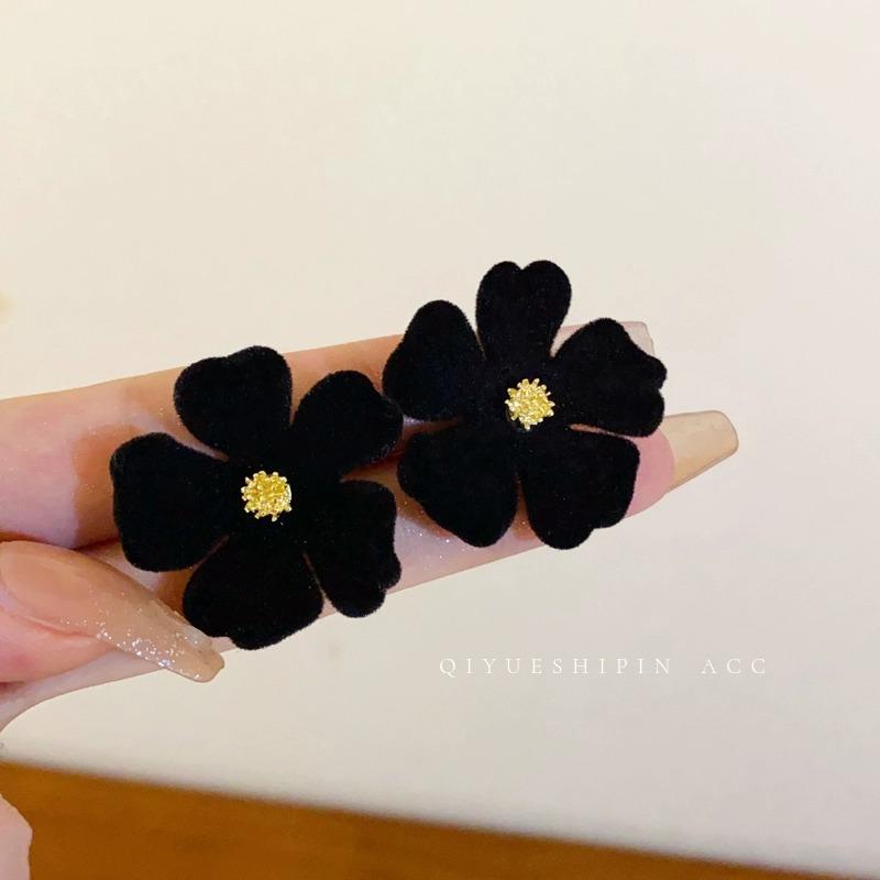 Осенне-зимние цветочные серьги женские 2023, новые серьги