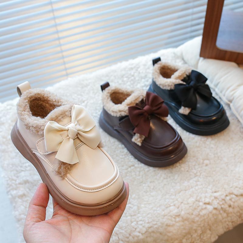 Детская хлопковая обувь Модная обувь-мокасины для девочек для школы Зимняя детская обувь принцессы для выступлений из кожи на толстой подошве
