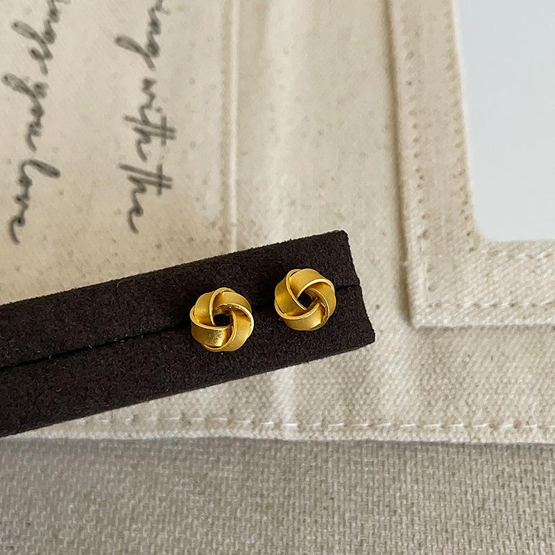 Золотые мини-серьги-концентрические узлы Kink, женские простые дизайнерские серьги с индивидуальным стилем, модные, темпераментные, универсальные