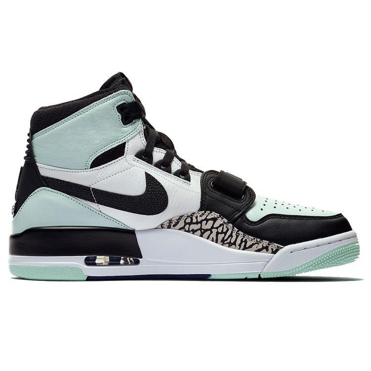 Jordan Legacy 312 Igloo AV3922-013
