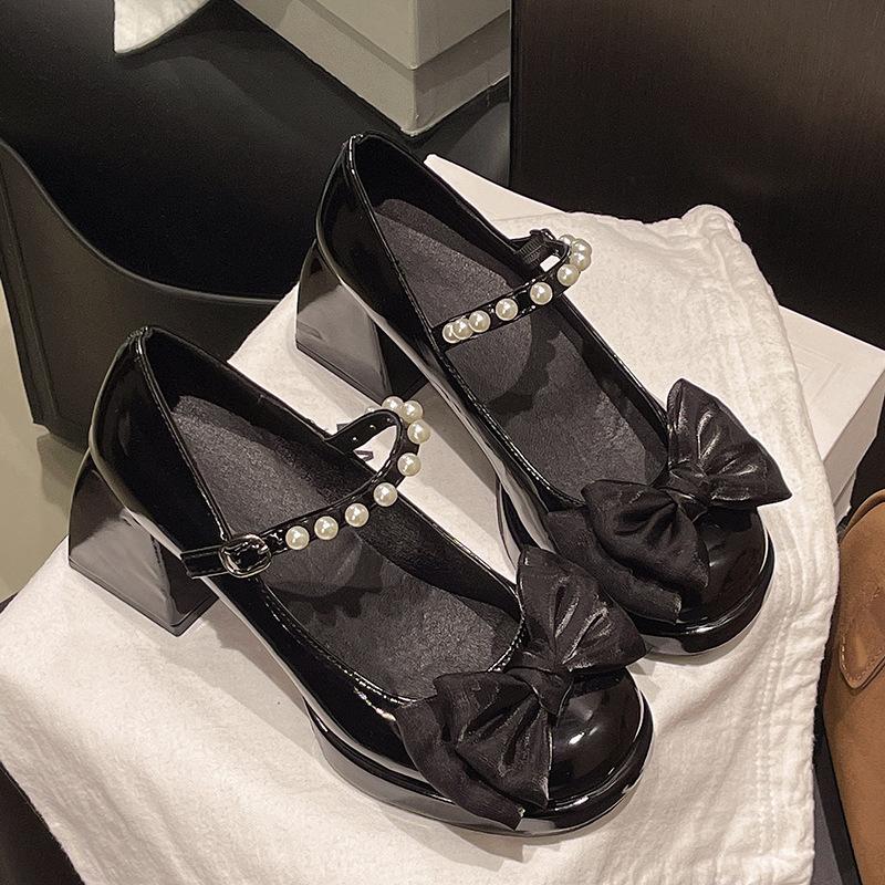 Интернет-знаменитость Мэри Джейн туфли на высоком каблуке женские сексуальные с жемчужным бантом маленькие кожаные туфли 2025 весна новые с юбкой туфли-лодочки