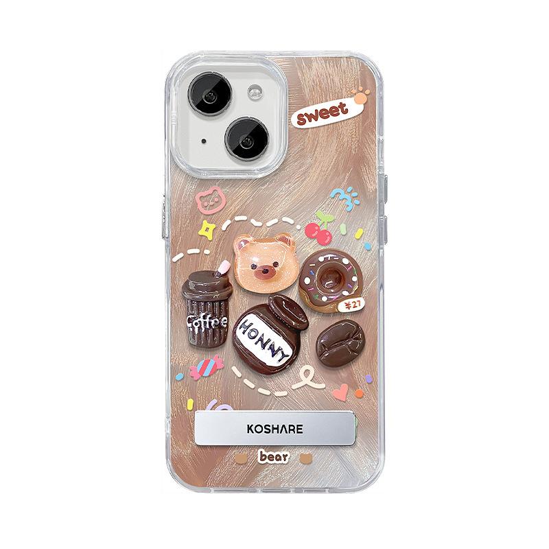 Подходит для Apple 15 Чехол для мобильного телефона Летний iPhone 14pm Кофейный медведь Кукла Невидимый кронштейн 13 Перьевая пряжа