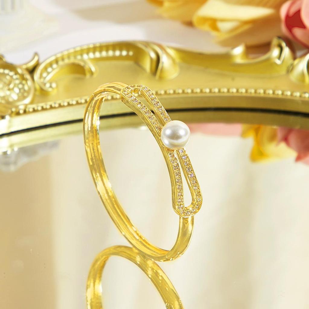 CMM Разнообразие выбора ювелирных изделий Искусственный жемчуг Золотые браслеты из циркония Браслет с подвесками Банкетные вечеринки Свадебные украшения Аксессуары для женщин