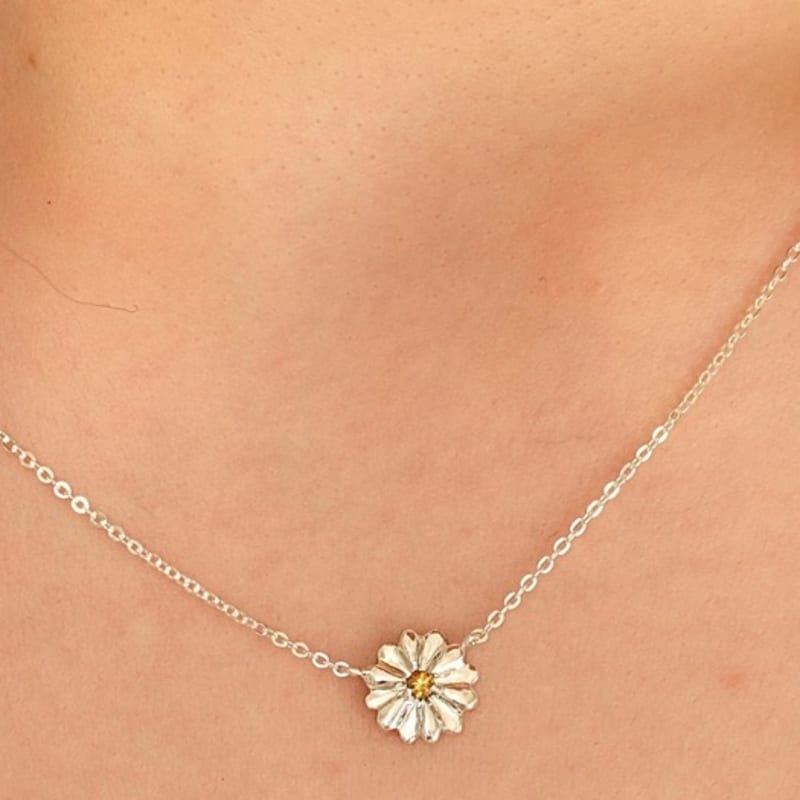 BELLOOGGI Daisy Sapphire necklace(S) Daisy Yellow Sapphire Necklace