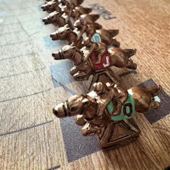 1 набор игр Scratched Horse с картой для покера Деревянные скачки Настольная игра Многопользовательская интерактивная игра для детей и взрослых Семейная игра для вечеринок Ночью