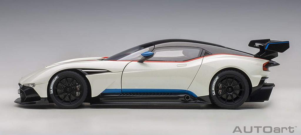AUTOart Aston Martin Vulcan Metallic Red Stripe Finished Product 1/18 White/Blue &