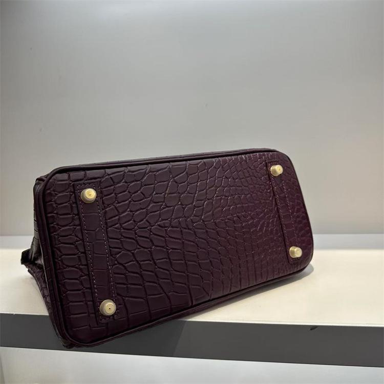 First Layer Cowhide Alligator Pattern Matte Portable Shoulder Messenger Women's Bag Cross-border Premium