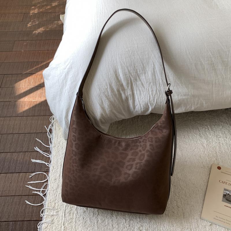 Сумка большой вместимости женская 2025 новая осень и зима высококлассная ретро сумка через плечо модная сумка-тоут для поездок на работу