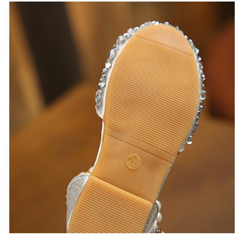 Весна 2024 года. Туфли на высоком каблуке в стиле вестерн с блестящими жемчугами для маленьких девочек. Корейская мода, универсальное решение для лета.