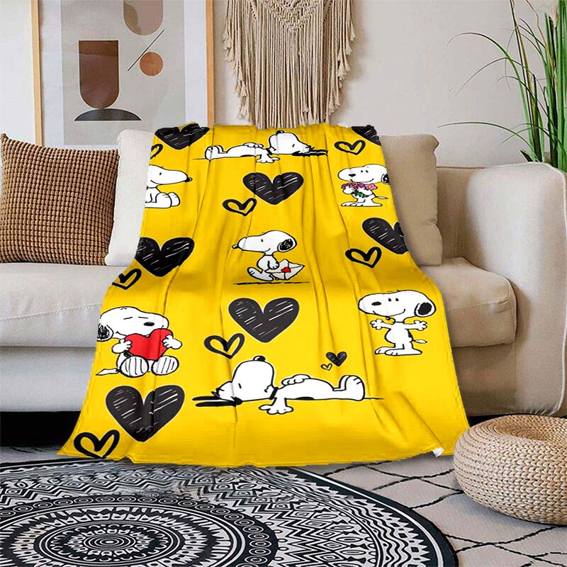 This adorable 3D Snoopy cartoon flannel blanket is comfortable and soft, perfect for use in bedrooms, beds, sofas, picnics, and