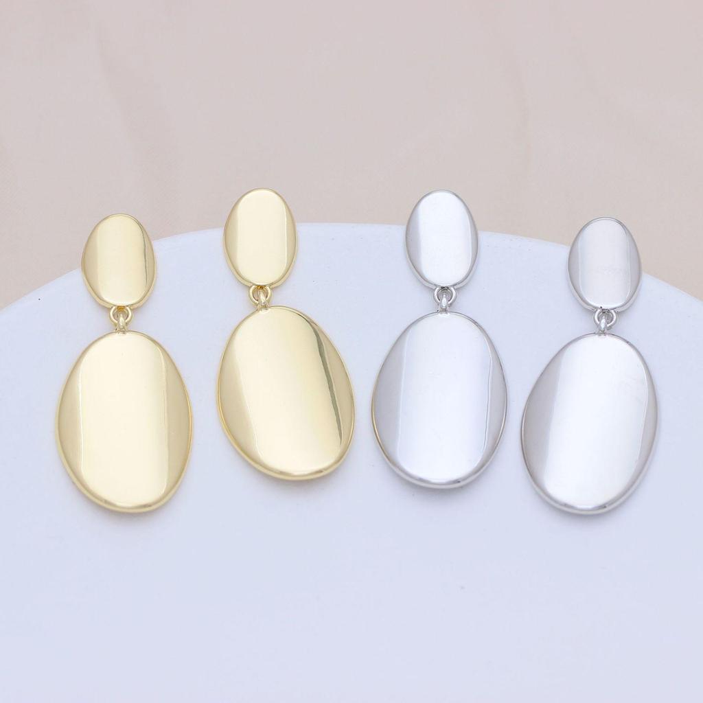 S925 Silver Needle Oval Earrings for Women - Elegant, Smooth, Light Luxury, Real Gold Color Retention.