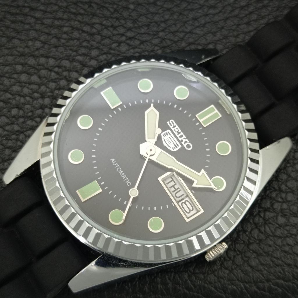 ОТРЕМОНТИРОВАННЫЕ ВИНТАЖНЫЕ МУЖСКИЕ АВТОМАТИЧЕСКИЕ ЧАСЫ SEIKO 5 ЯПОНИЯ ЧЕРНЫЙ ЦИФЕРБЛАТ a444266-1