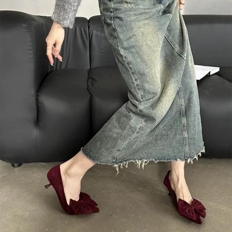 Распродажа женской обуви 2024 года, модные женские туфли-лодочки One Kick, осенние туфли с острым носком и бантом, однотонные сексуальные туфли на шпильках или тонких каблуках