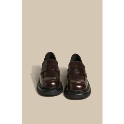 Лоферы на платформе женские весна 2024 новые коричневые кожаные туфли в британском стиле с увеличенной мягкой подошвой для поездок на работу маленькие одинарные туфли