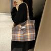 New retro woolen plaid shoulder bag autumn and winter new commuter shoulder bag messenger bag women's casual simple bag