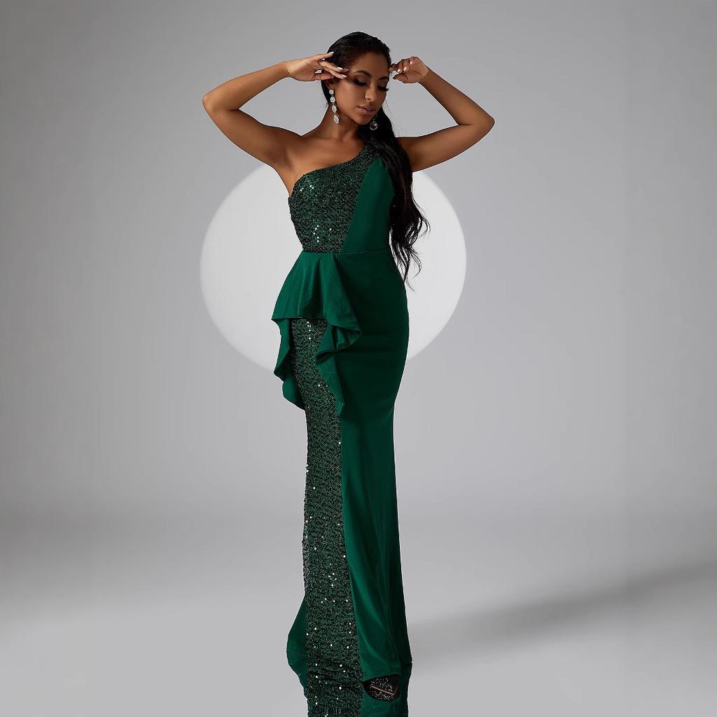 Темперамент Модное одно плечо без рукавов Тонкое длинное платье с запахом на бедрах Банкетное вечернее платье