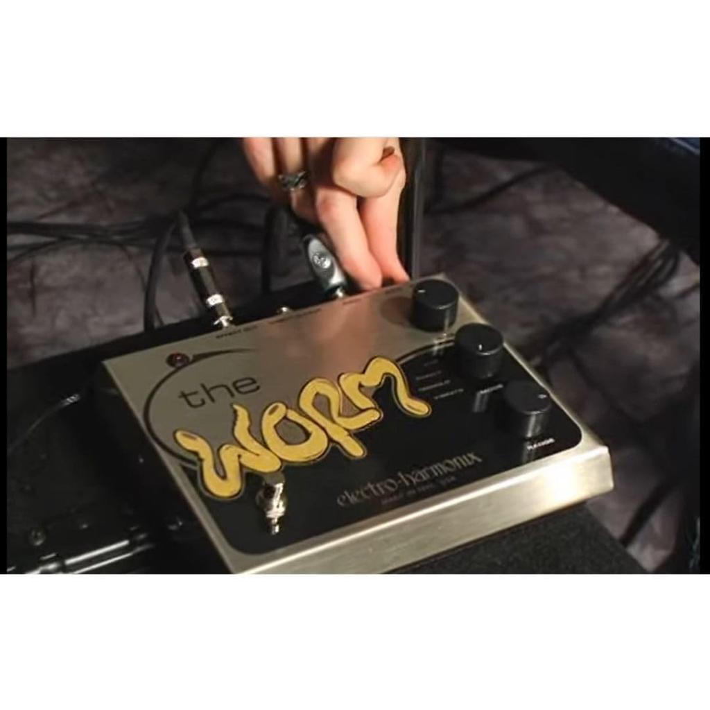 Эффектор мультимодуляционная педаль Worm electro-harmonix electro-harmonics []