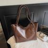 Large-capacity Tote Bag, Fashionable and Retro Shoulder Bag, High-end Casual Commuting Underarm Bag