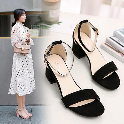 Летние женские сандалии в корейском стиле на массивном каблуке с ремешком и пряжкой