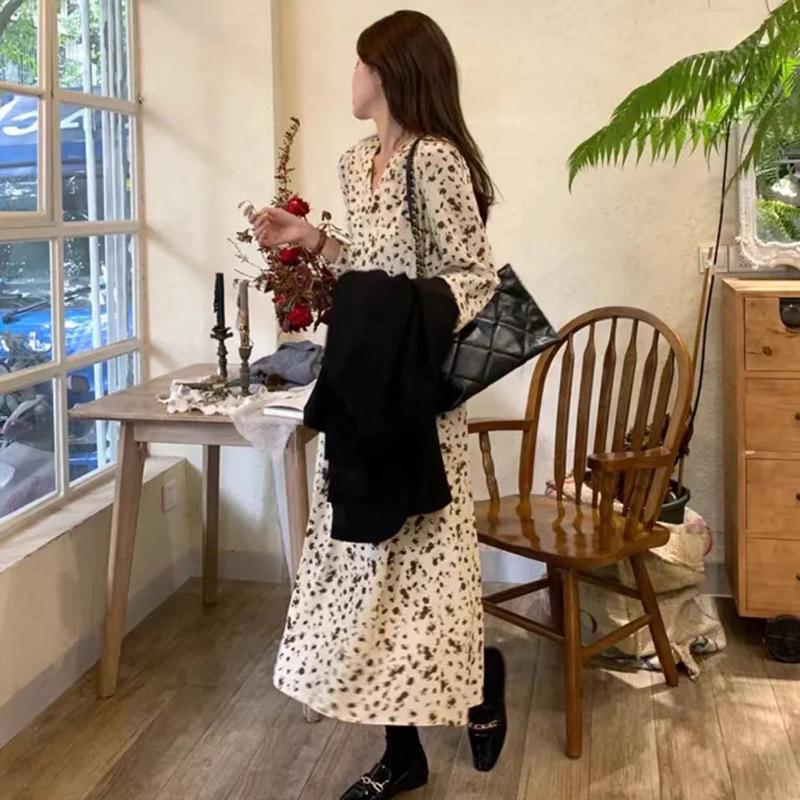 Женское платье 2024 года с V-образным вырезом, цветочным ретро-принтом, в французском стиле, для чаепития - Коллекция Осень/Зима