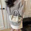 Сумка большой вместимости женская весна-лето универсальная 2025 новая повседневная ретро сумка-мессенджер простая и популярная портативная сумка-ведро