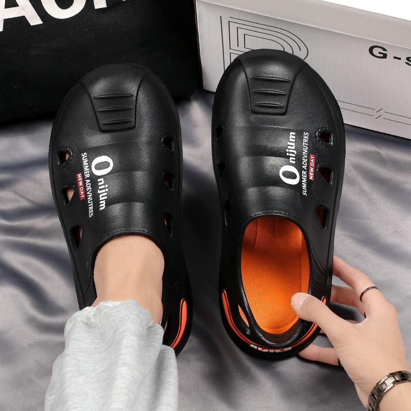 Hole shoes men's 2025 summer new wear non-slip, deodorant, stepping on shit slippers sports and leisure bag head beach shoes