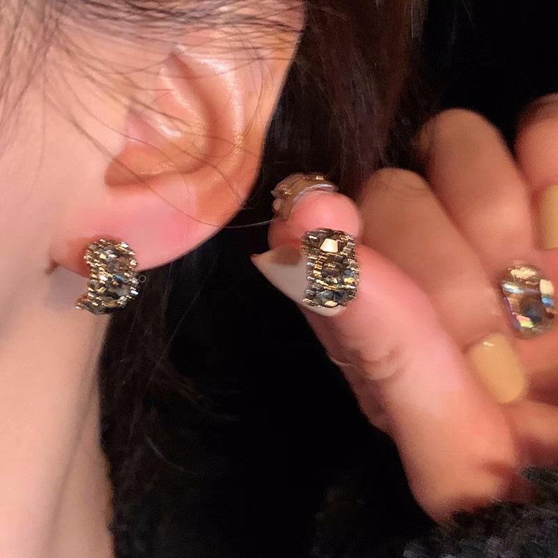 C-Shaped Black Zircon Earrings for Women - Exquisite High-End Retro Design, 2023 Model