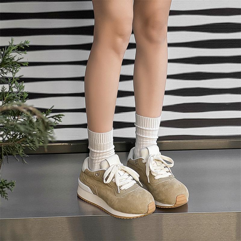 2024 Мужская универсальная трендовая спортивная повседневная обувь Дерби Модные кроссовки на платформе для увеличения роста 24719-J