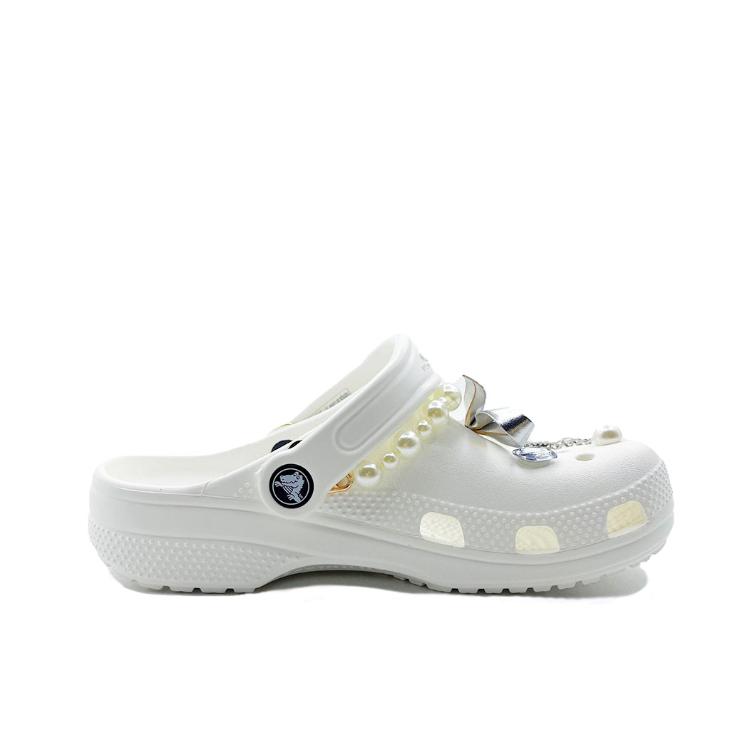 Crocs Классические клоги Серебряная Бабочка Нишевый Дизайн Путешествия Пляж Модный Тренд ЕВА Перфорированная Обувь Унисекс Белый