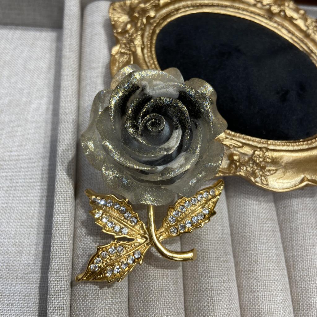 Золотая пудра Серебряная розовая роза Брошь Медная ветка Бриллиантовый цветок Булавка Аксессуары для одежды Источник